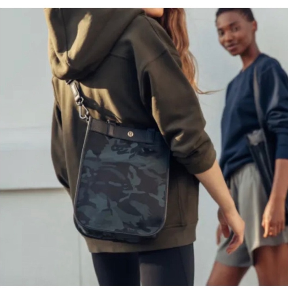 Lululemon 8l tote